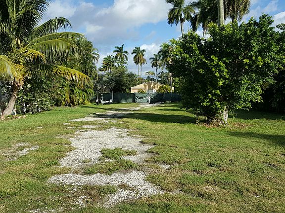 3rd image of 1054 Ne 84th Street