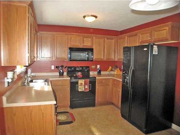4th image of 476 Oak Grove Blvd