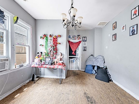4th image of 4052 S Campbell Ave