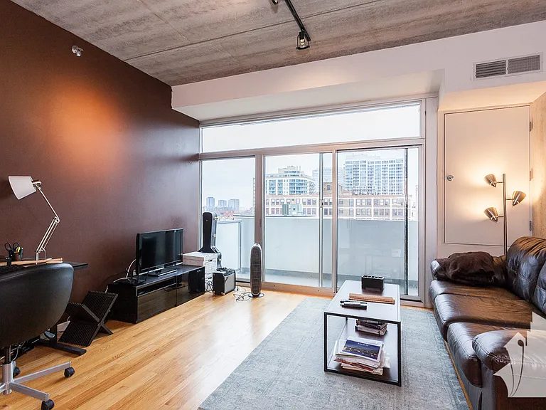 630 N Franklin St #717 — Photo 7