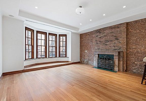 3rd image of 61 W 69th St APT 2