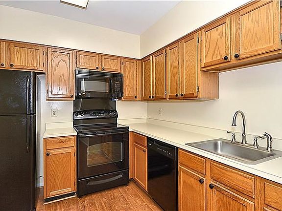 3rd image of 6050 California Cir #5