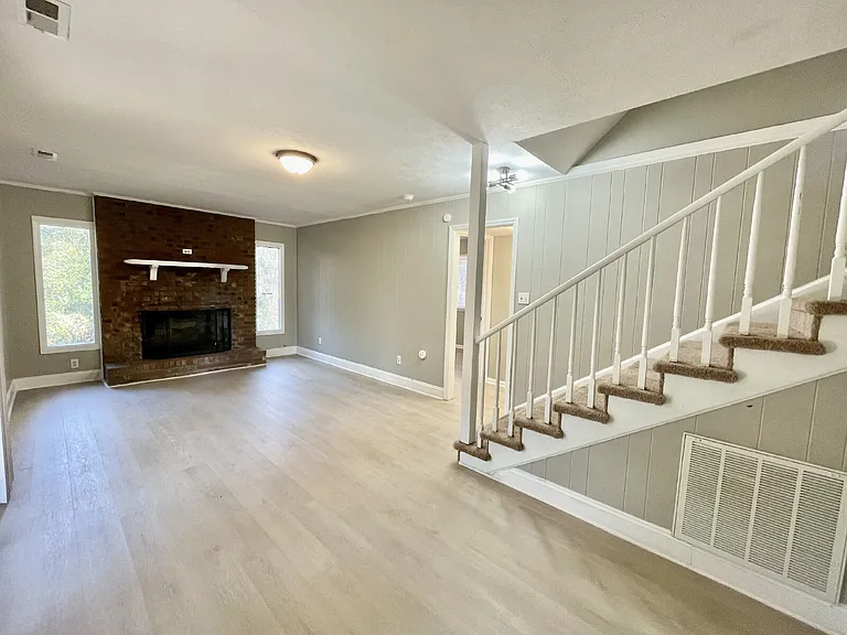 452 Cloverhill Pl — Photo 11