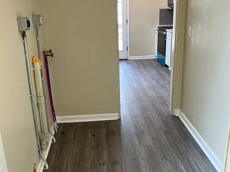 332 Locust Ave #A — Photo 13
