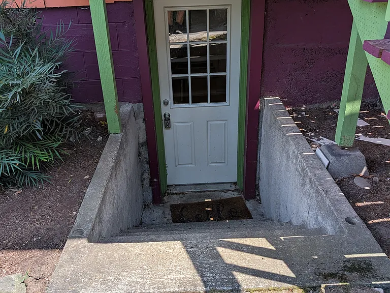 551 SE 15th Ave #BASEMENT — Photo 9