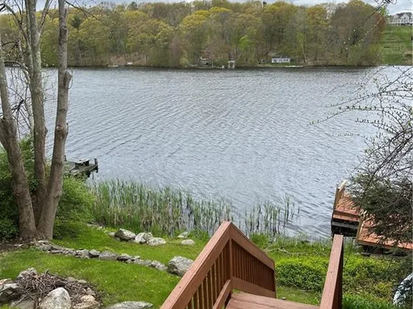 91 Loyola Road, Woodstock, CT 06281