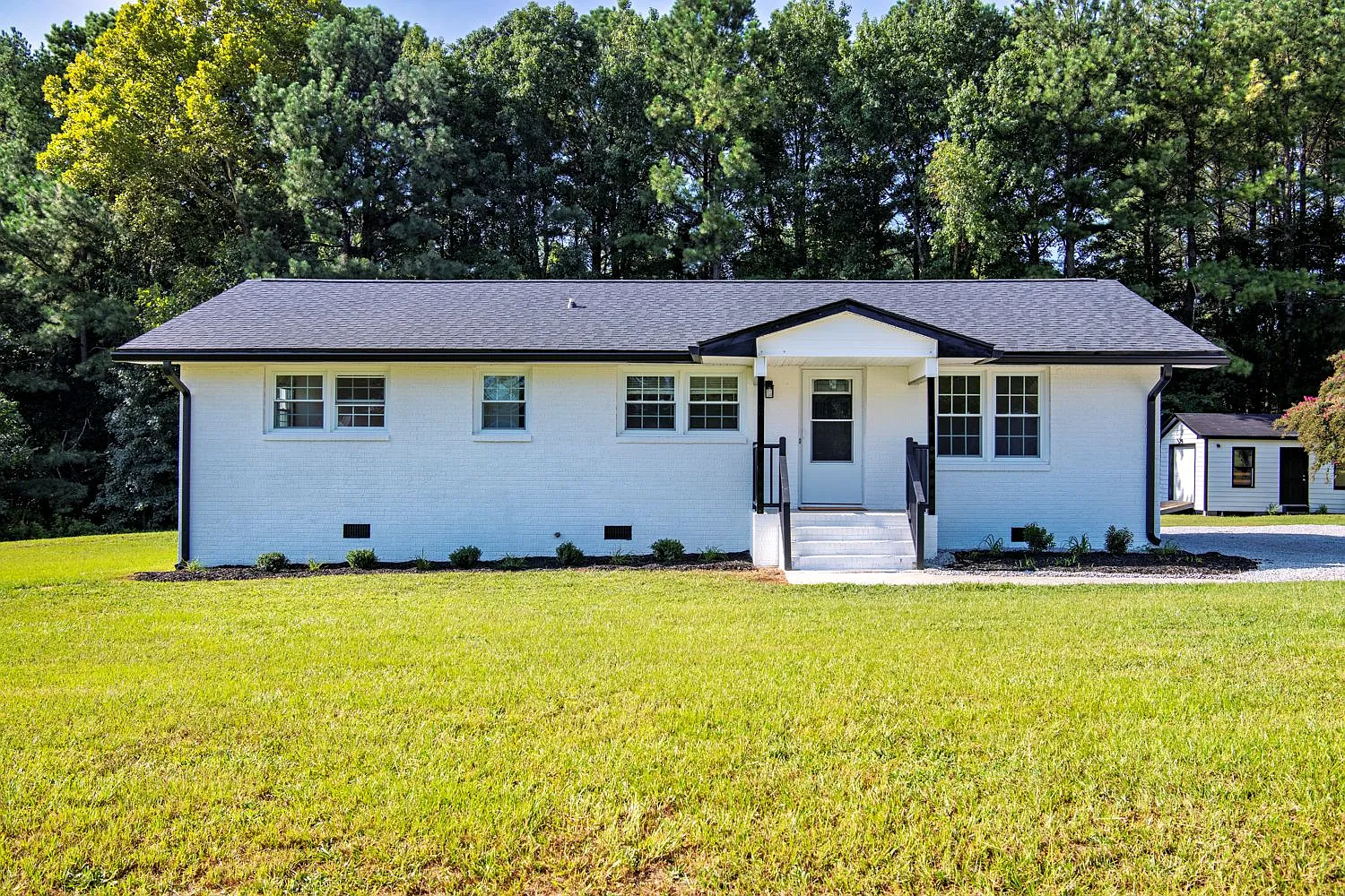3 bed, 2.0 bath, 1405 sqft, $2,475 — Photo 1