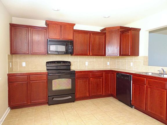 2nd image of 112 Hidden Oak Dr