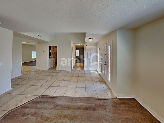4th image of 544 Westcliffe Dr