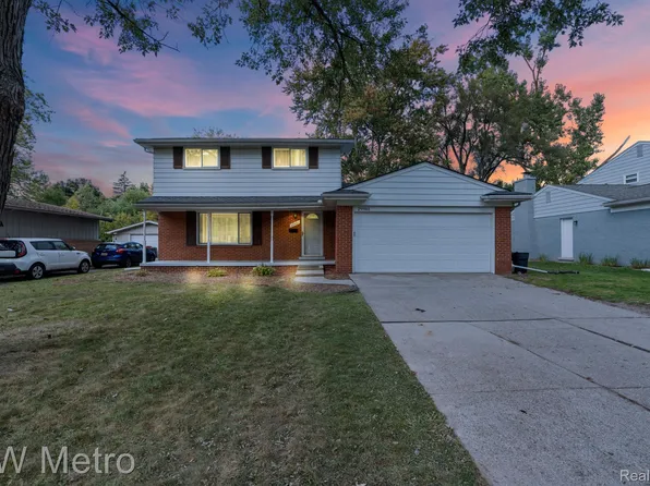 29961 Rock Creek Dr, Southfield, MI 48076