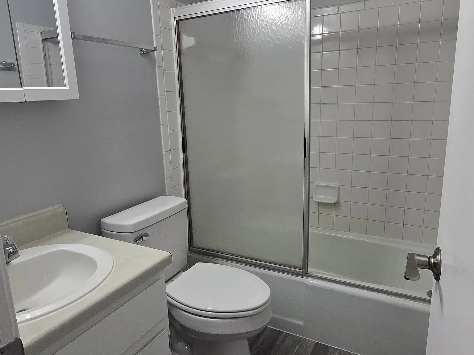1 bed, 750 sqft, $900 — Photo 2