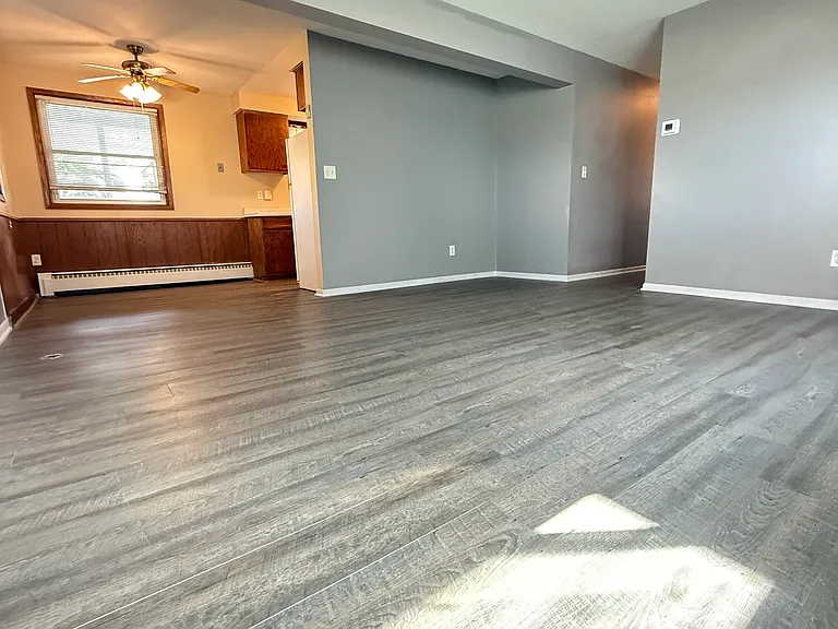 403 8 1/2 Ave NW #B — Photo 17