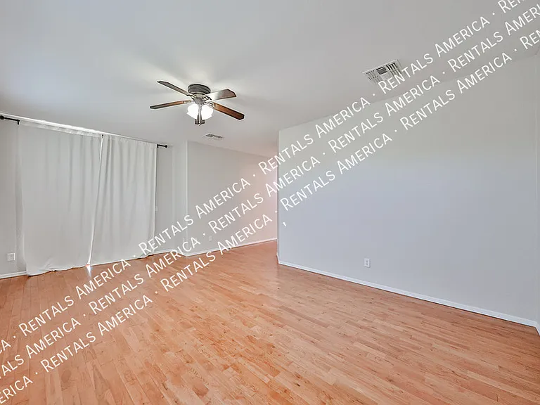 9710 S 45th Ave — Photo 20