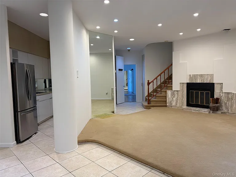 130 S Middle Neck Rd #2 — Photo 5