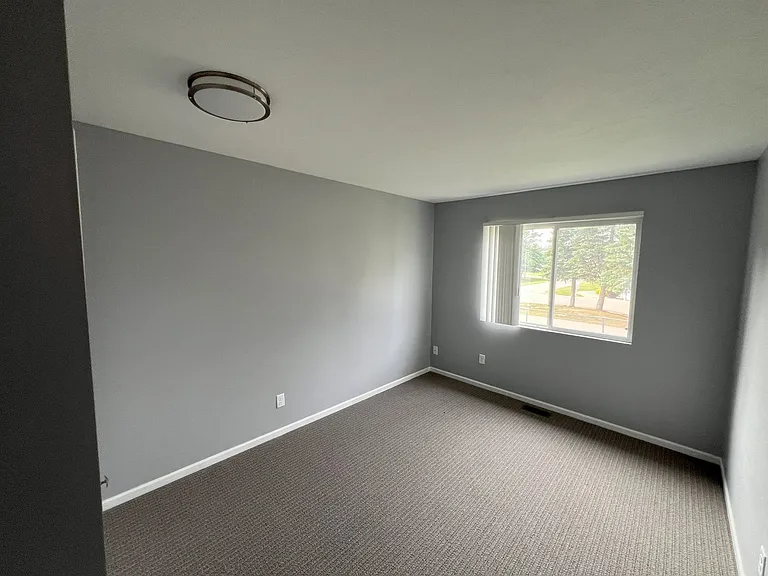 2906-2948 Feiger Ln — Photo 25