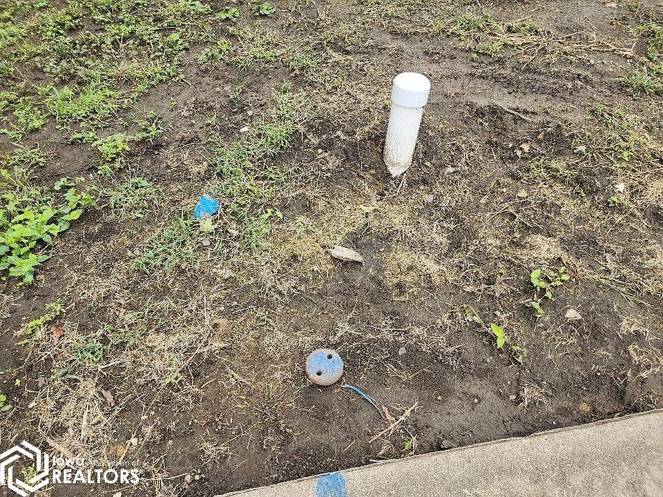 2nd image of 811 Summer St