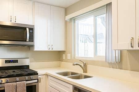3rd image of 1043 Law St #9