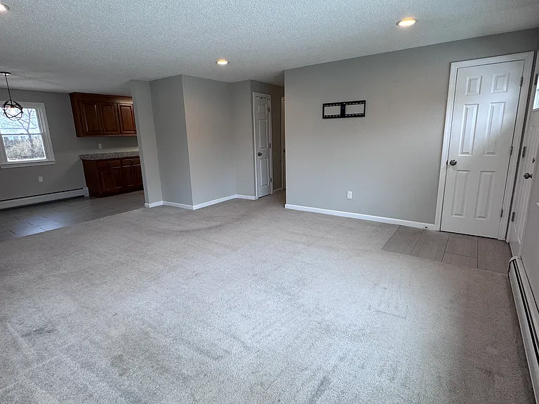 435 Elmwood Dr — Photo 6