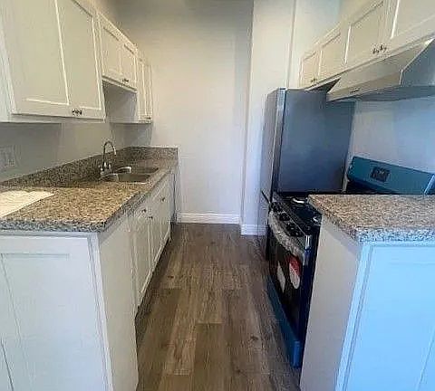 3rd image of 4150 Los Feliz Blvd