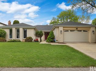 3930 Gloria Ct, Glenview, IL 60025
