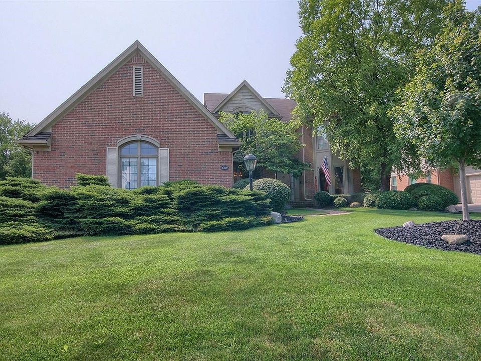 1st image of 40085 Woodside Dr S