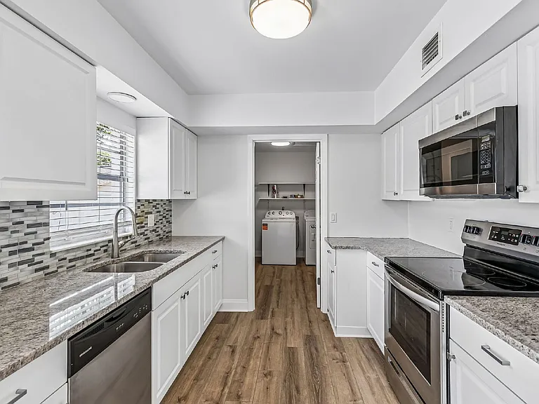 2774 Seahorse Ct — Photo 8