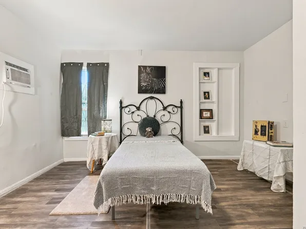 214 CRAVENS AVE, San Antonio, TX 78223