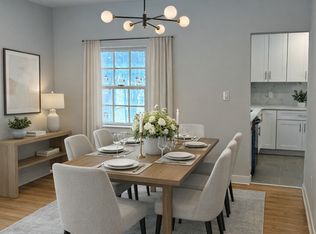 204 E Shore Rd, Great Neck, NY 11023