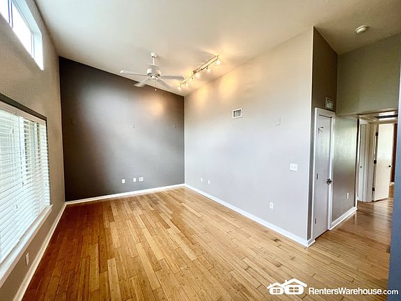 3rd image of 2200 Dickson Dr APT 224