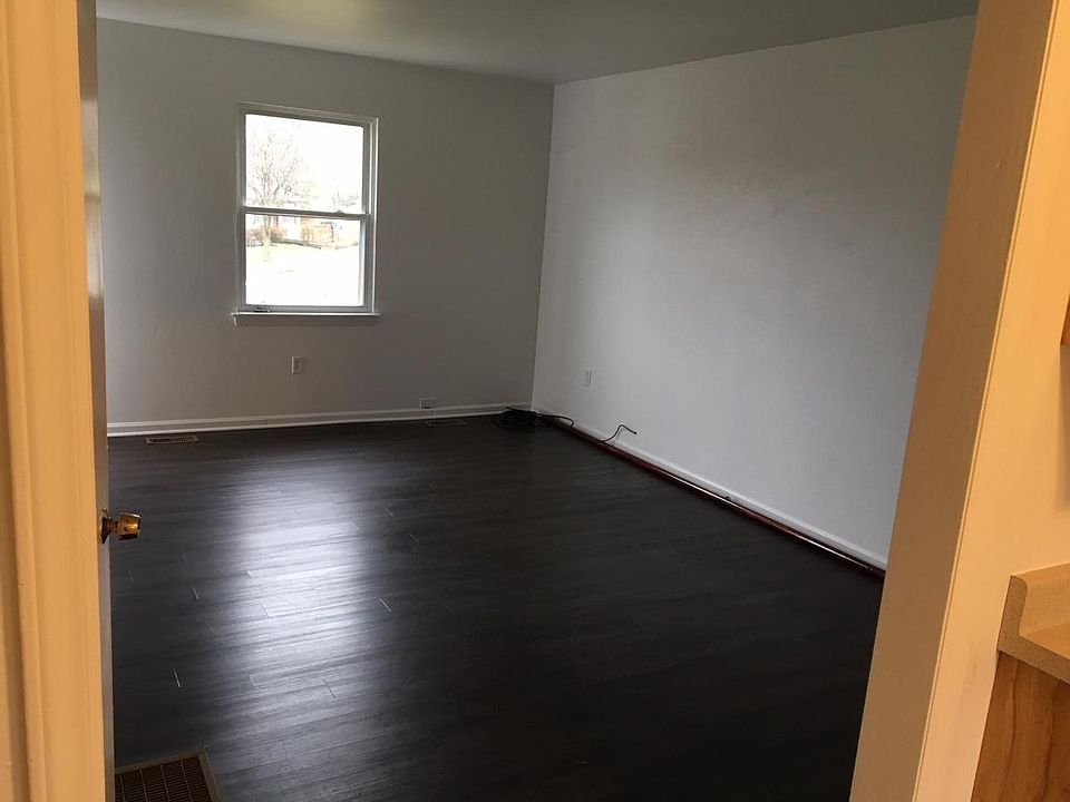 1st image of 615 Vinton Mill Ct NE