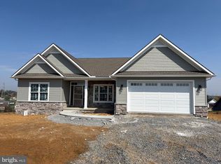 111 Starlight Ln, Lebanon, PA 17046