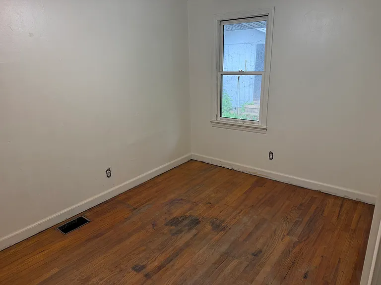 218 Tipton St — Photo 3