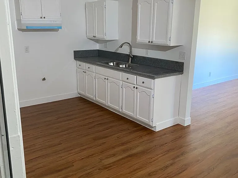 421 N Willowbrook Ave — Photo 4