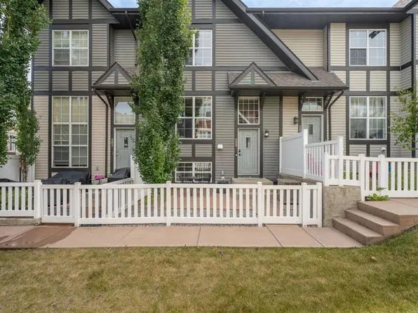 205 New Brighton Vlg SE, Calgary, AB T2Z 0T6