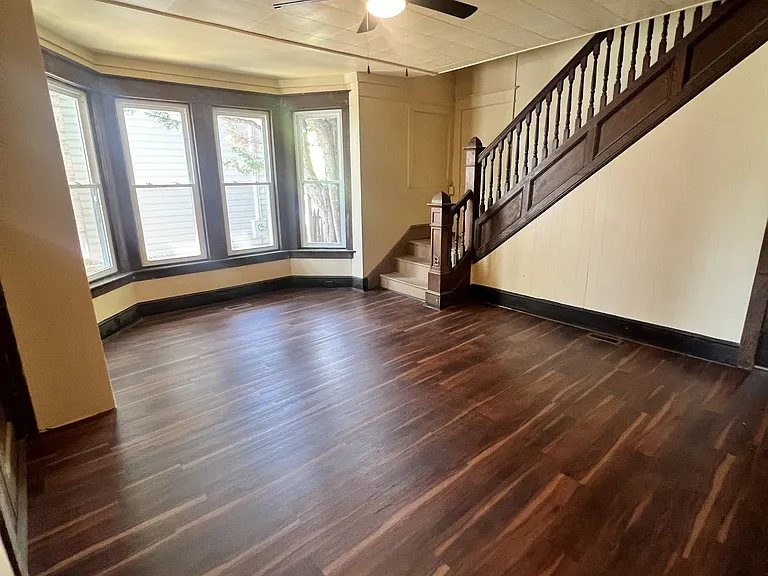 829 Virginia Ave — Photo 3