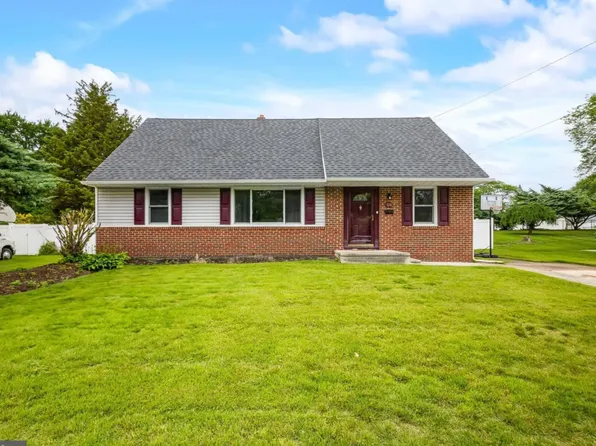 126 Greenwood Rd, Cherry Hill, NJ 08034