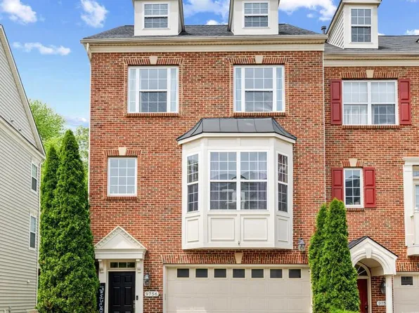 9756 Corbett Cir, Manassas Park, VA 20111