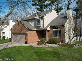 2874 Regency Dr, Orion, MI 48359