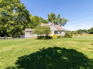 477 Walters Rd, Chagrin Falls, OH 44022
