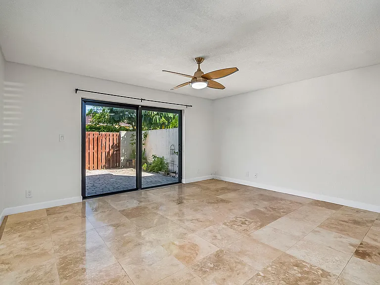 2700 S Oakland Forest Dr #305 — Photo 5