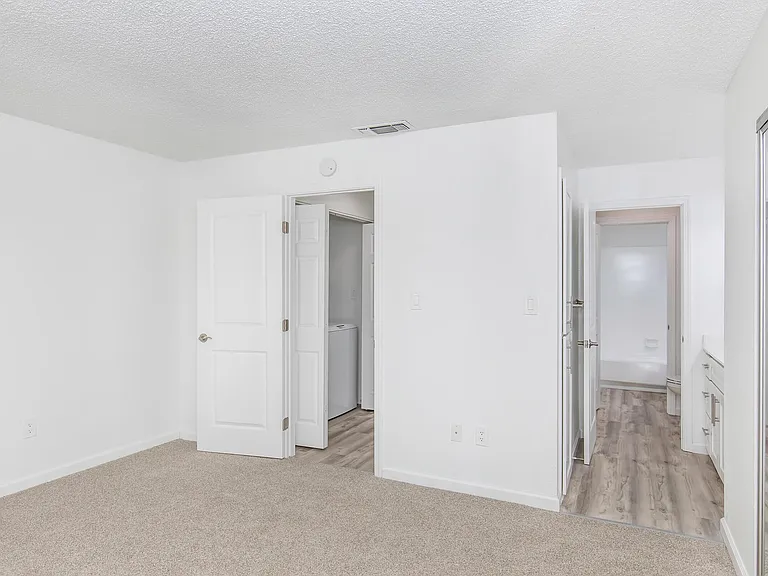 54 Quay Ct — Photo 36