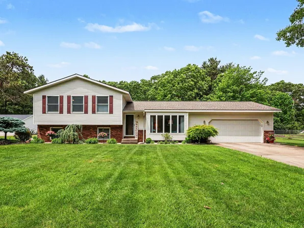 2332 Filonow Dr, Muskegon, MI 49444