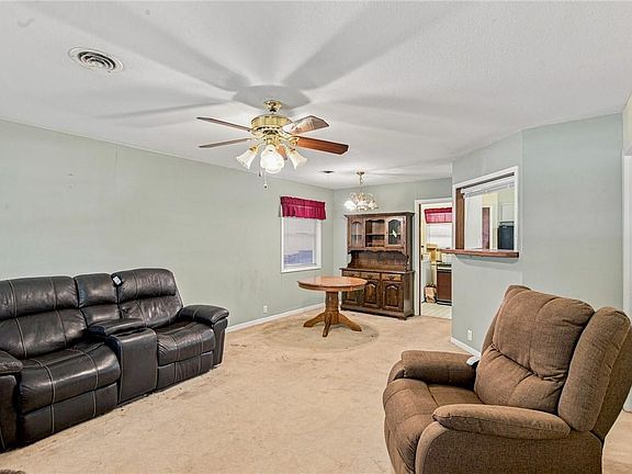 4th image of 2302 E Rosebud Ave