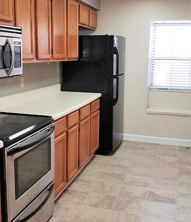 3rd image of 2107 Hidden Grove Ln APT 33A