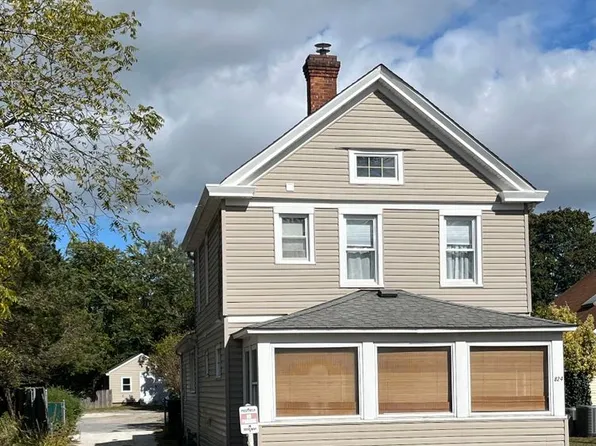 824 W Main St, Riverhead, NY 11901