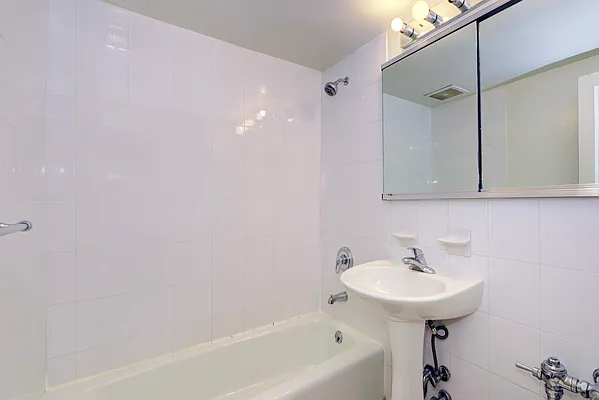 Rented by Oxford Property Group | media 7