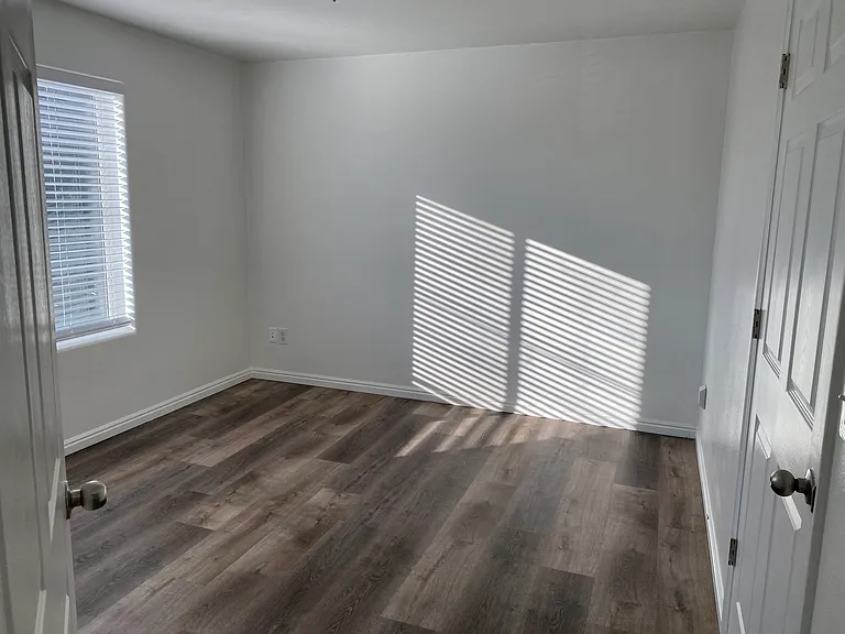 342 E 800 N #210 — Photo 15