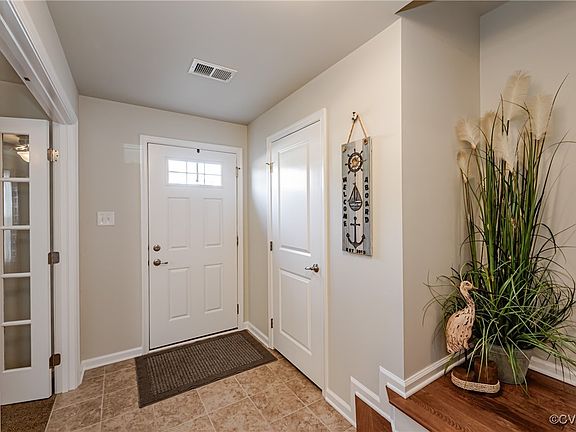 4th image of 8407 Taverns Ln