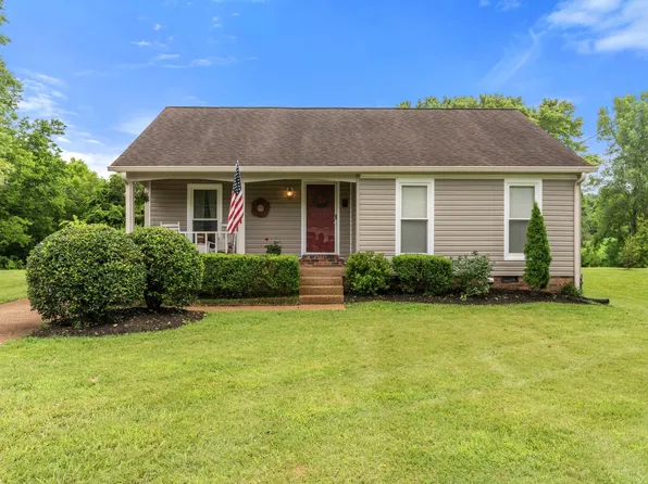 949 Harpeth Bend Dr, Nashville, TN 37221