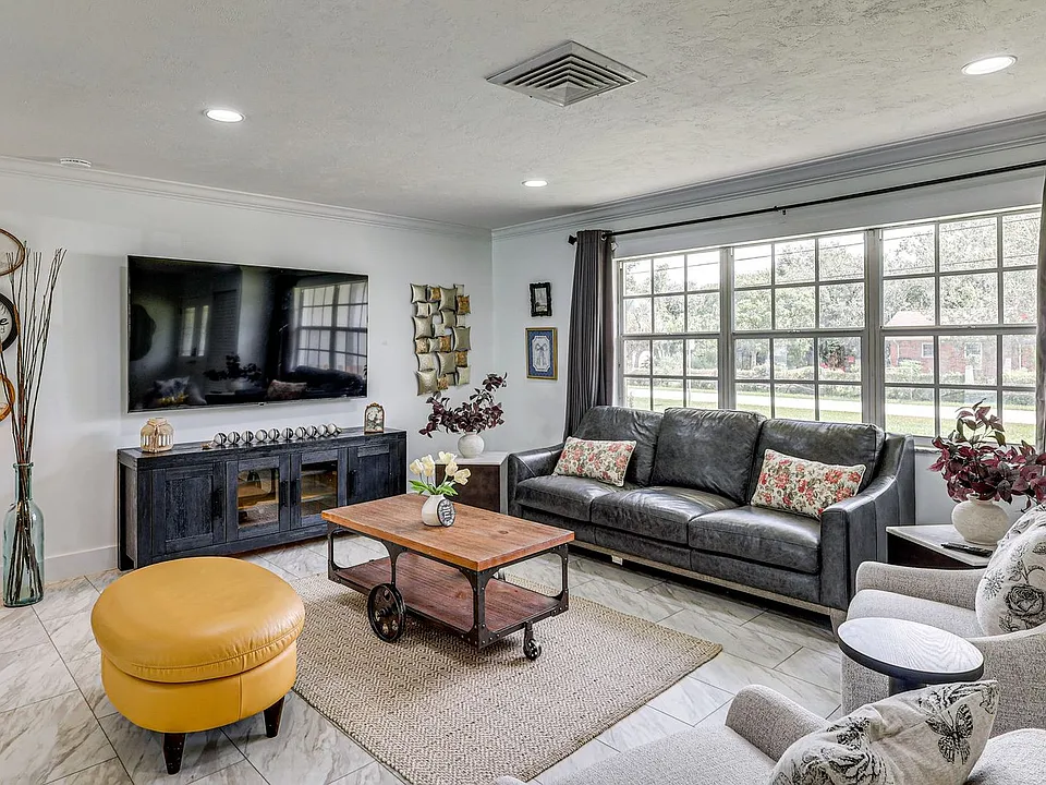 4534 N Lake Dr #ID1608050P